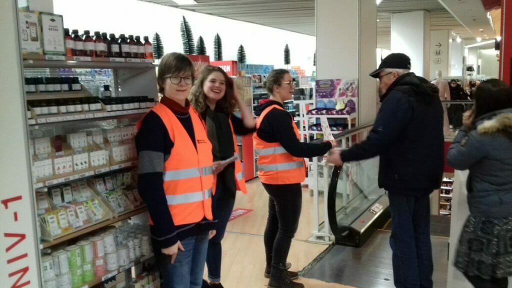 Les étudiants du Stift participent à la collecte de la banque alimentaire